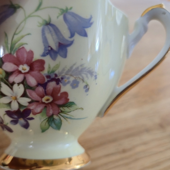 Queen Anne Yellow Wildflower Teacup & Saucer Set Cottagecore Bone China Vtg - Picture 8 of 10
